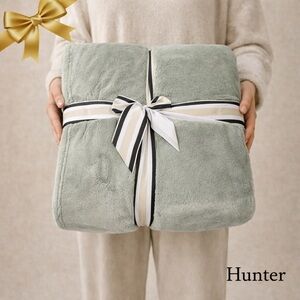 Hunter Plush Throw Blanket Desert Sage Standard